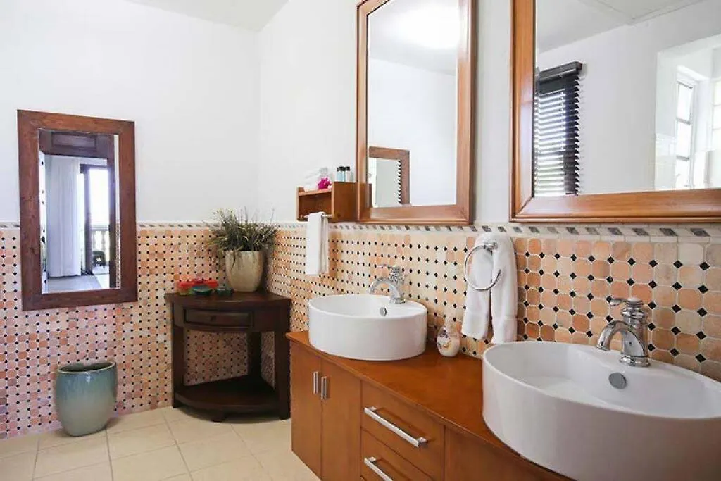 Pelican Paradise Villa - Leeward Beach Grace Bay Turks a Caicos